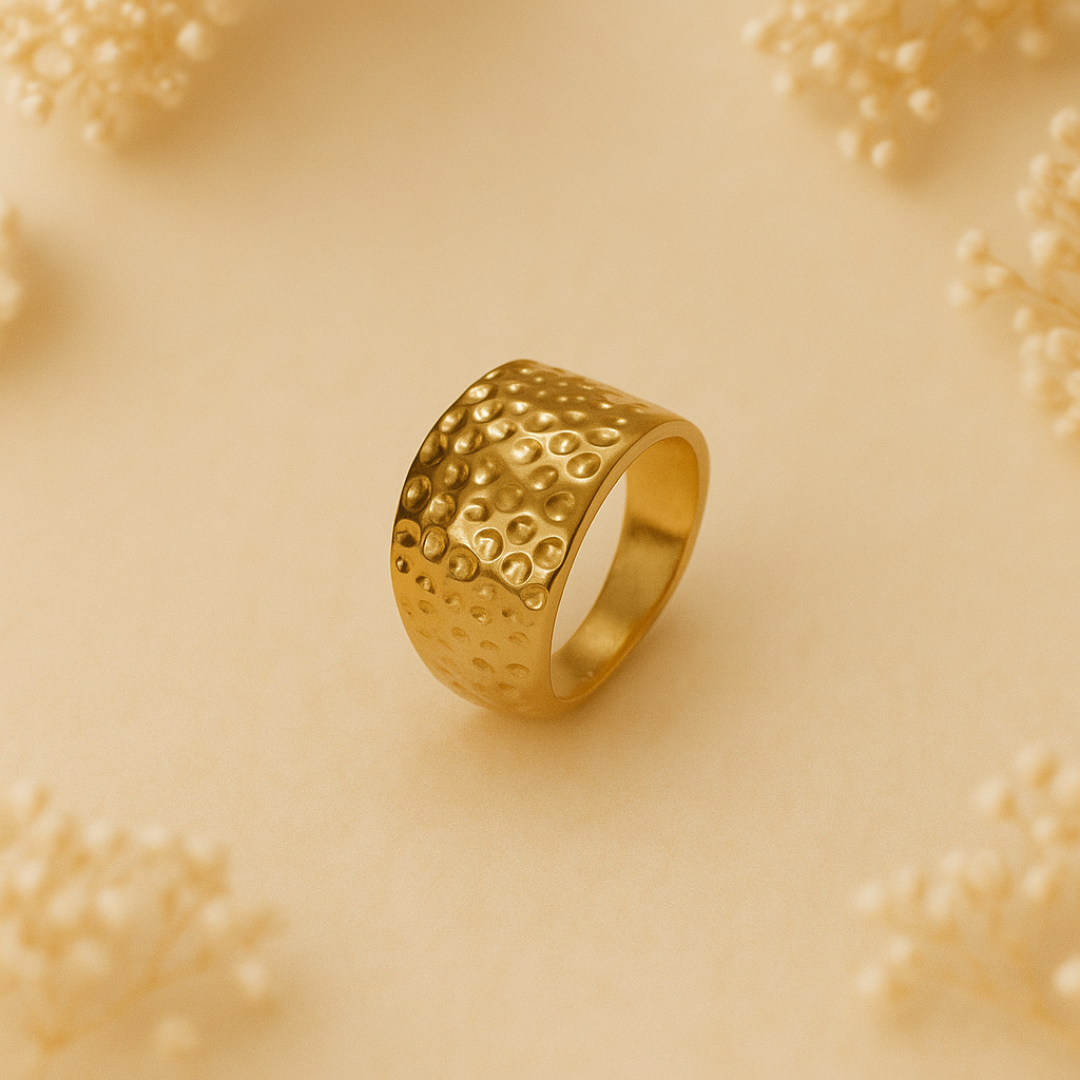 Zariva Anti-Tarnish Hammered Texture Adjustable Band