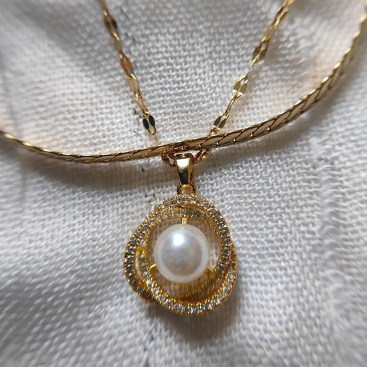 Zariva Anti-Tarnish Gold Plated Pearl Pendant Necklace