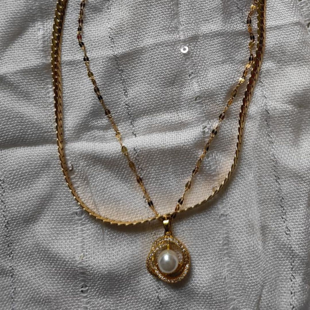 Zariva Anti-Tarnish Gold Plated Pearl Pendant Necklace