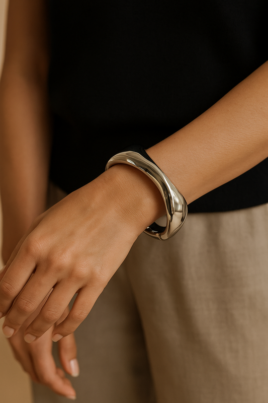 Zariva Anti-Tarnish Sculptural Silver Wave Bangle Bracelet