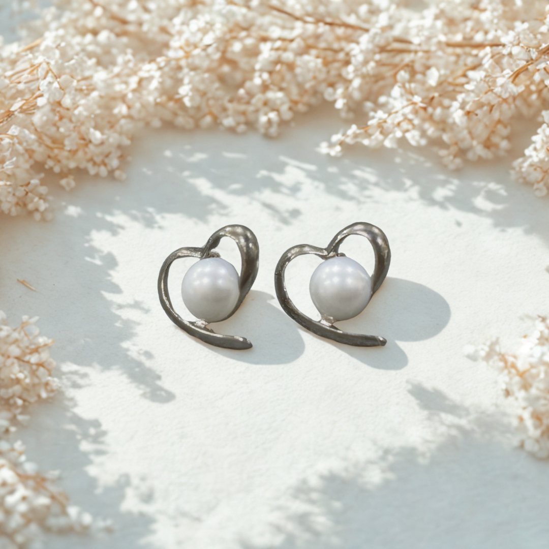 Zariva Anti-Tarnish Cute Heart & Pearl Stud Earrings