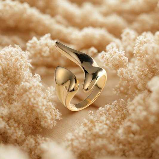 Zariva Anti-Tarnish Fluid Twist Adjustable Ring