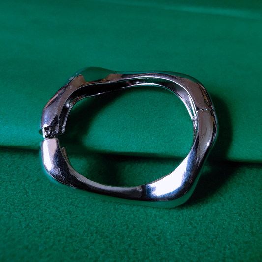 Zariva Anti-Tarnish Sculptural Silver Wave Bangle Bracelet