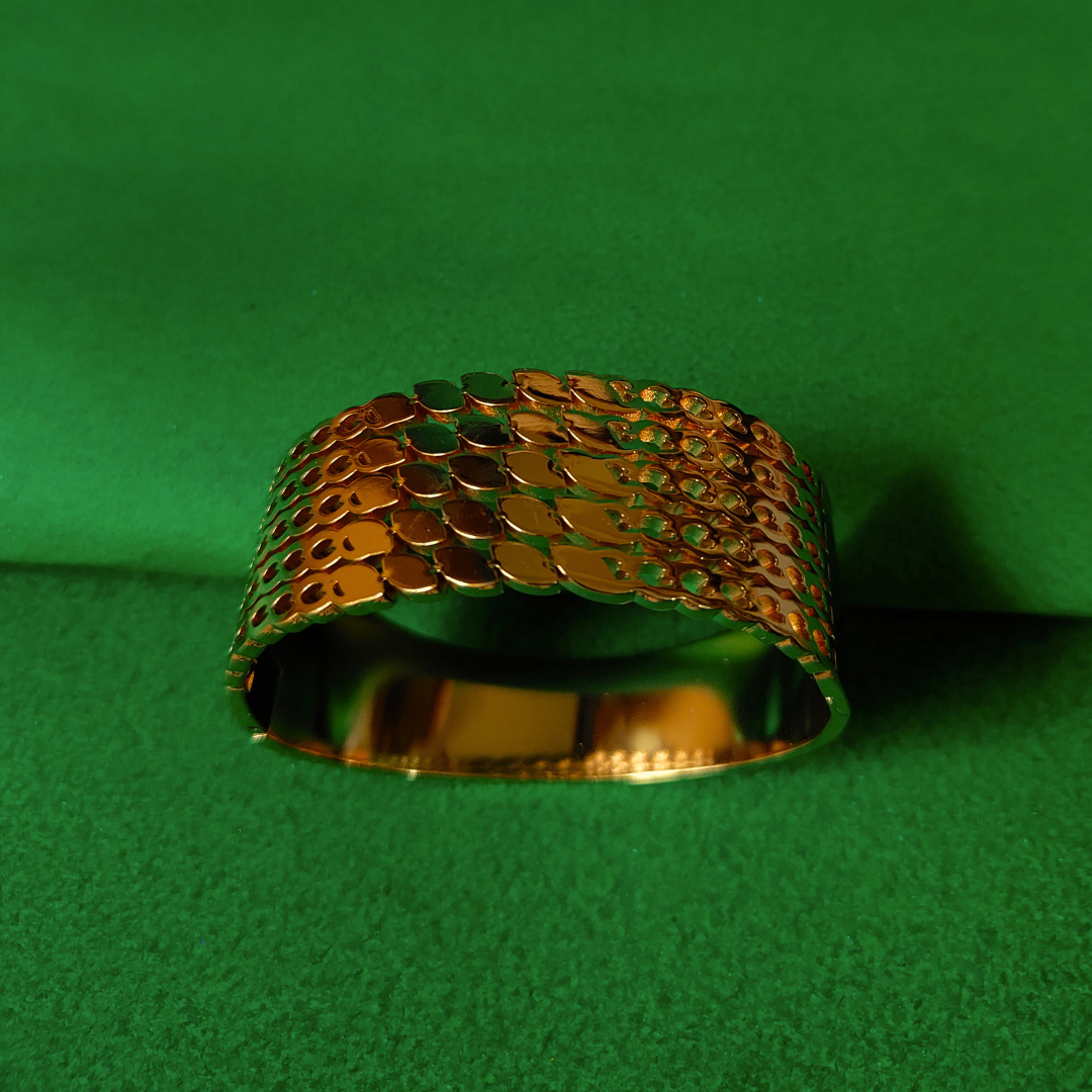 Zariva Anti-Tarnish Classic Gold Designer Chain Bangle Bracelet